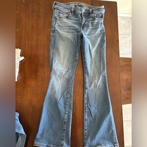 American Eagle low rise kick bootcut jeans Sz 6 short